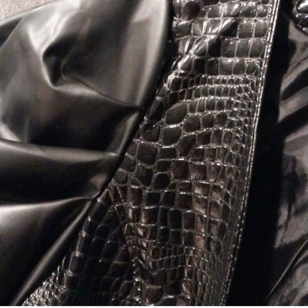 AKIRA Black Textured Puff Sleeve Blazer - Picture 4 of 4